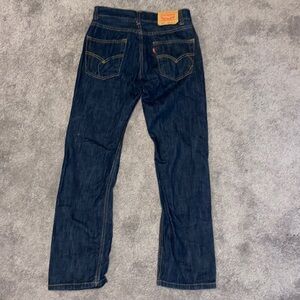 Dark wash Levi’s straight leg jeans women’s